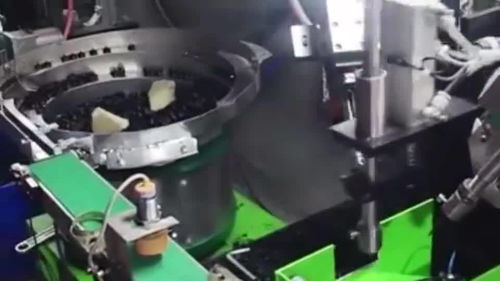 智能革新与人力转型 当工厂引进新设备，我们该如何看待工人的未来？