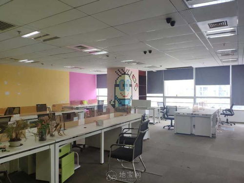南昌联发广场写字楼招租 办公家具齐全，宽敞员工区紧挨机械设备区